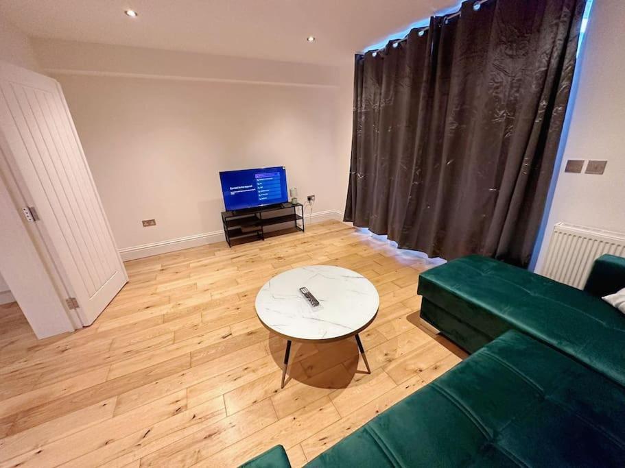 1 Bed Room Flat Near Central ロンドン エクステリア 写真