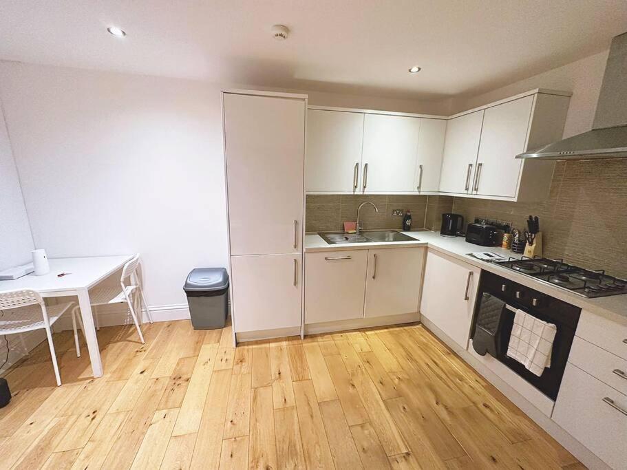 1 Bed Room Flat Near Central ロンドン エクステリア 写真